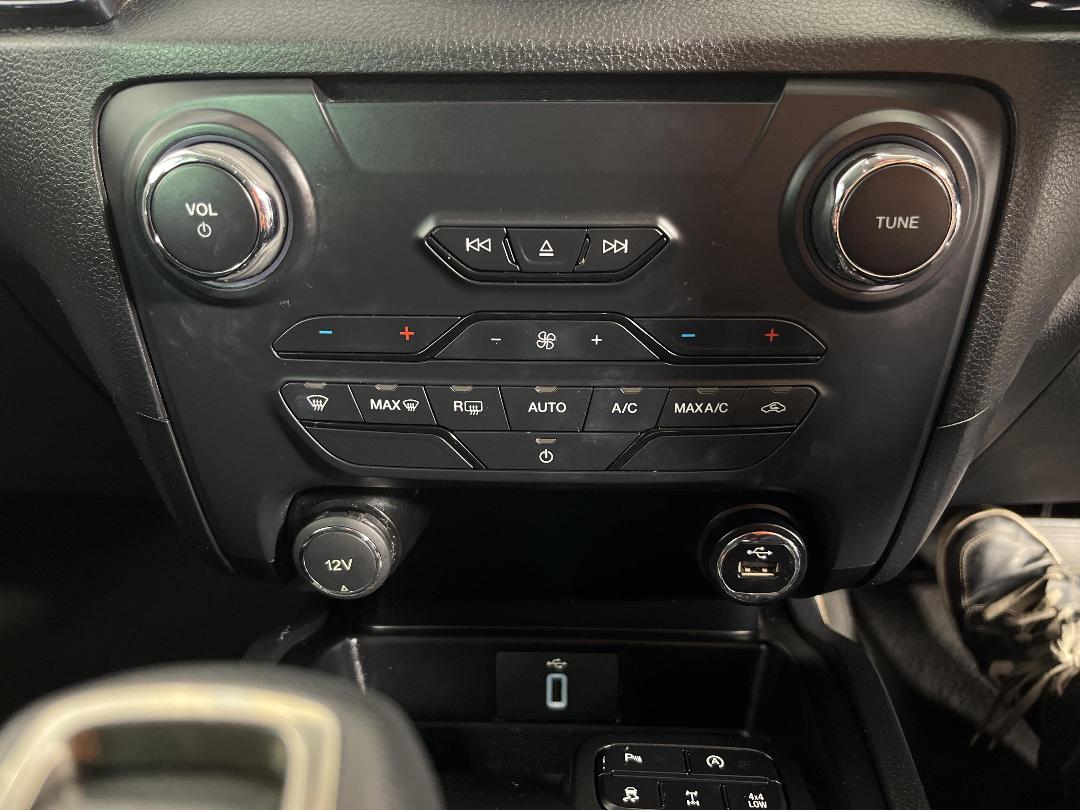 Photo '31' of Ford Everest