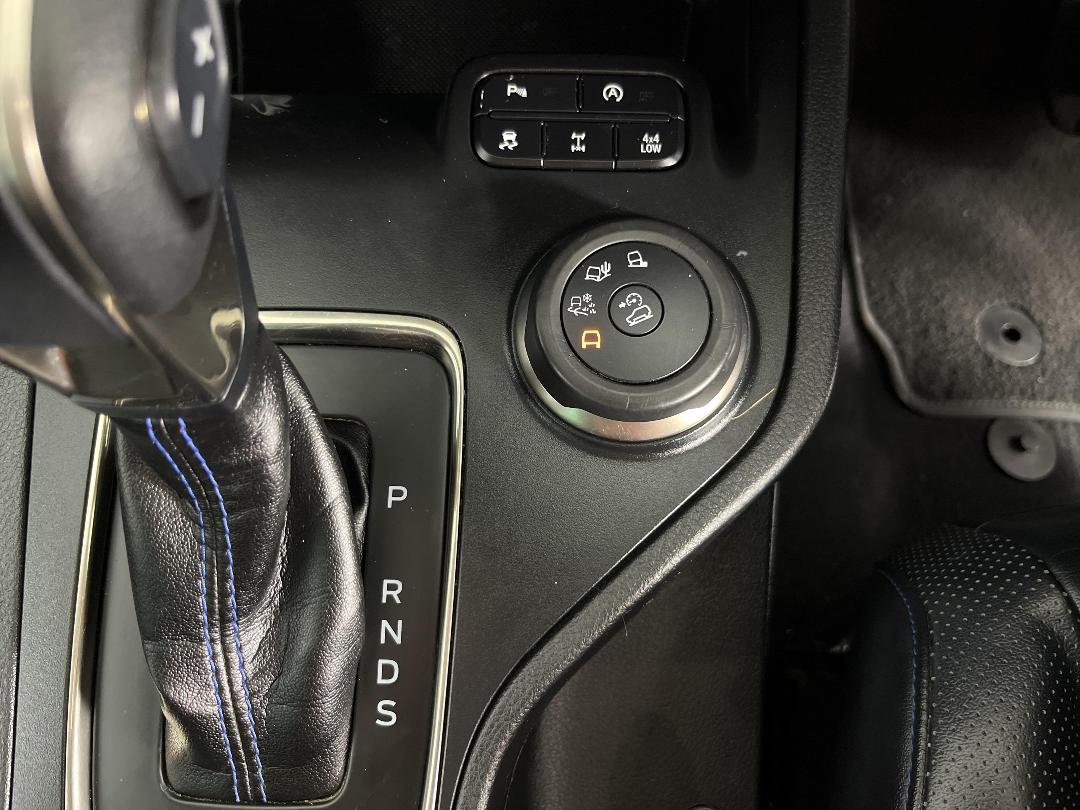 Photo '32' of Ford Everest