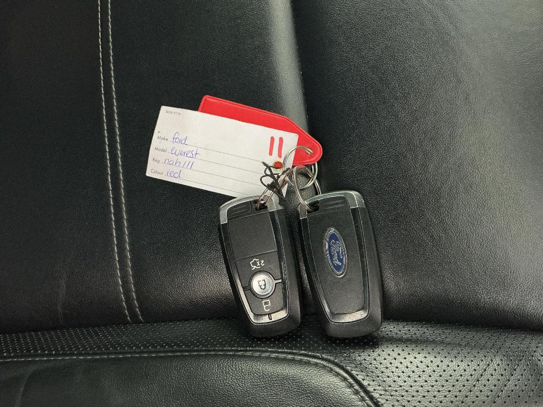 Photo '22' of Ford Everest