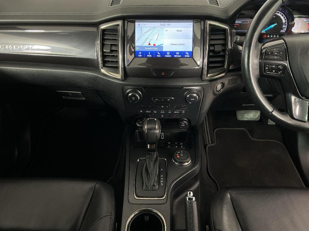 Photo '18' of Ford Everest