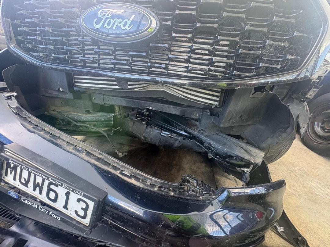 Photo '13' of Ford Everest Sport