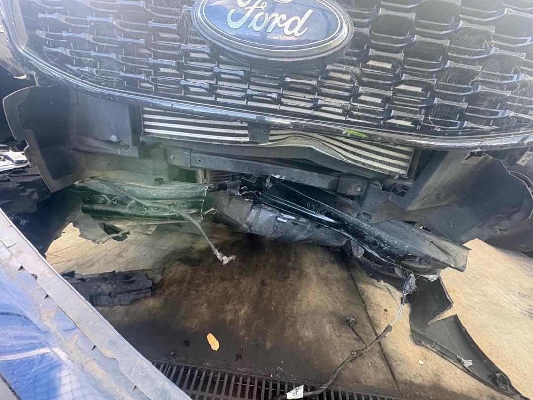 Photo '15' of Ford Everest Sport