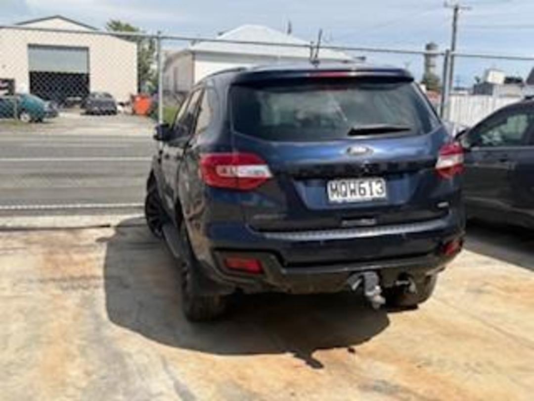 Photo '3' of Ford Everest Sport