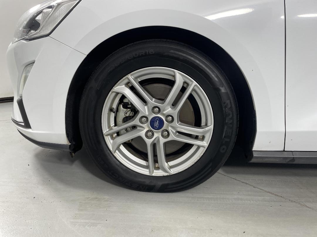 Photo '10' of Ford Focus