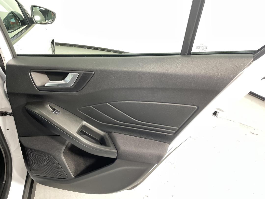 Photo '19' of Ford Focus