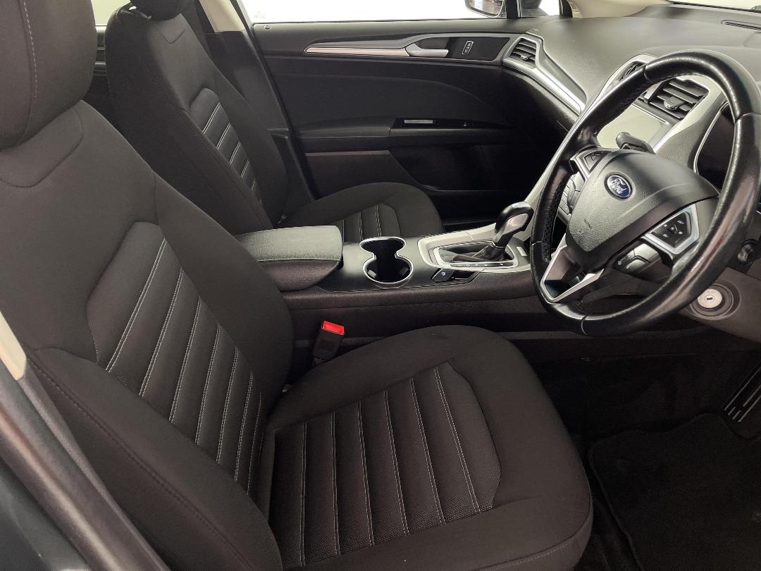 Photo '16' of Ford Mondeo