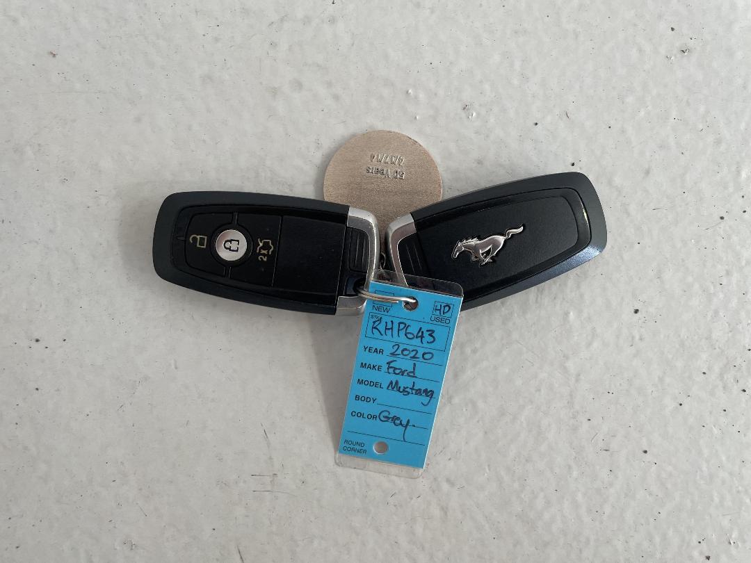 Photo '21' of Ford Mustang Photo '21' of Ford Mustang