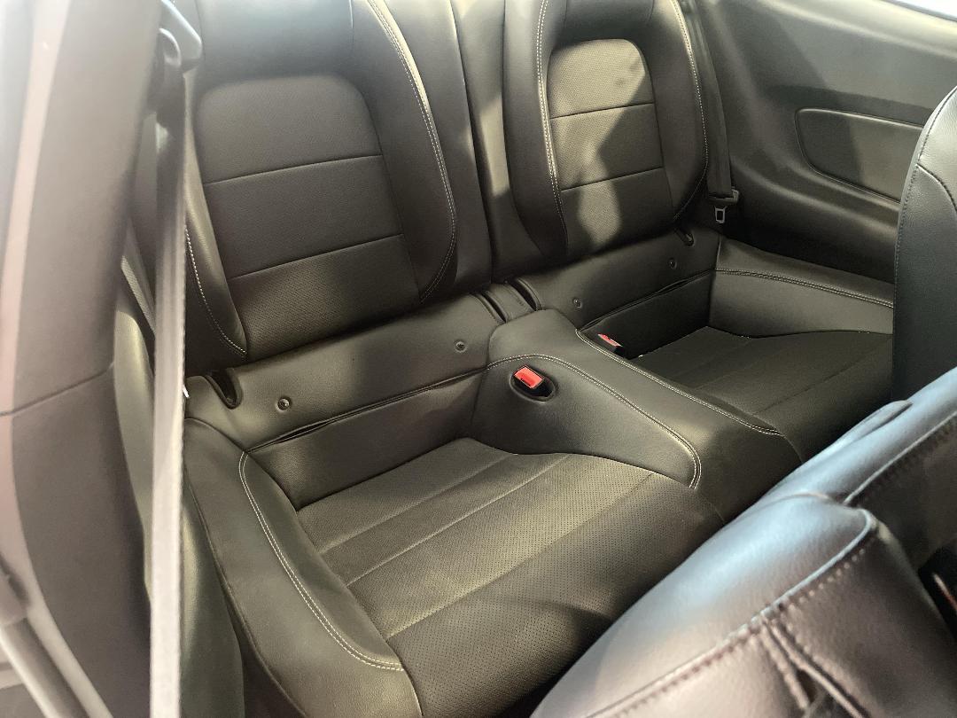 Photo '19' of Ford Mustang Photo '19' of Ford Mustang