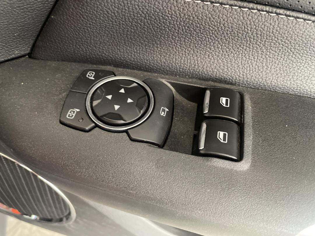 Photo '22' of Ford Mustang Photo '22' of Ford Mustang