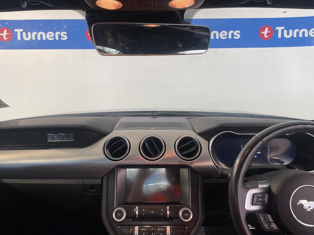 Photo '17' of Ford Mustang Photo '17' of Ford Mustang