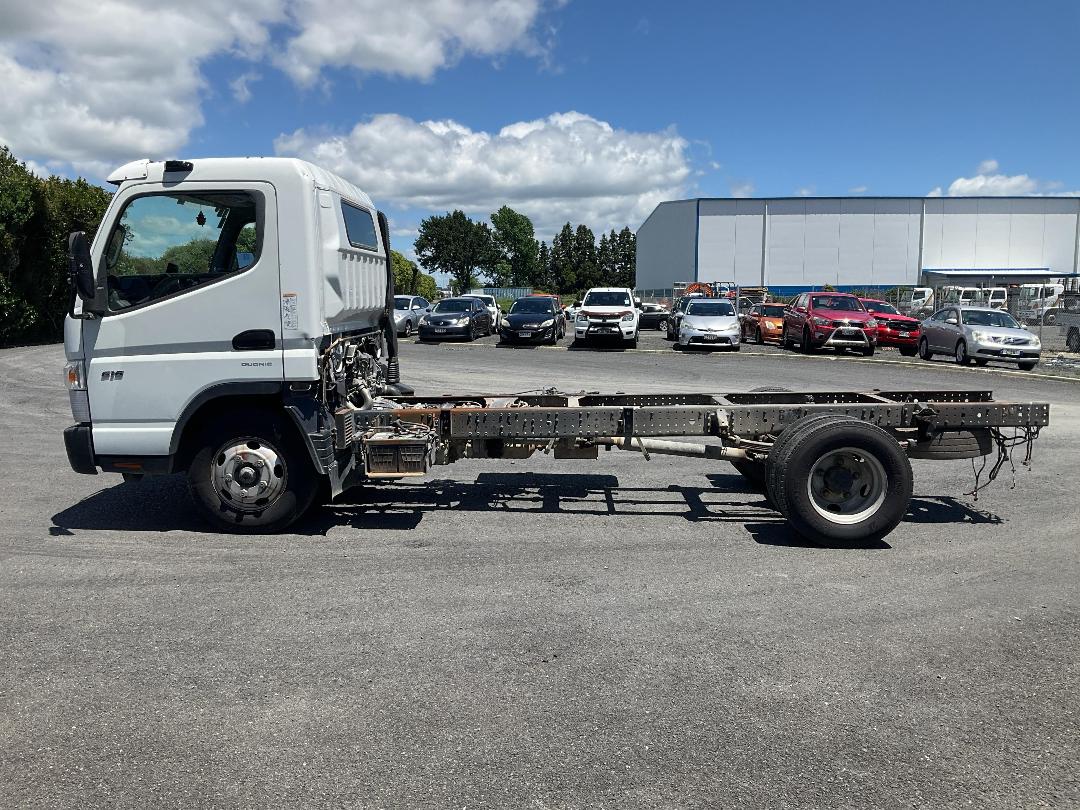 Photo '7' of Fuso Canter 616 FEB51ER3SFBC Cab Chassis