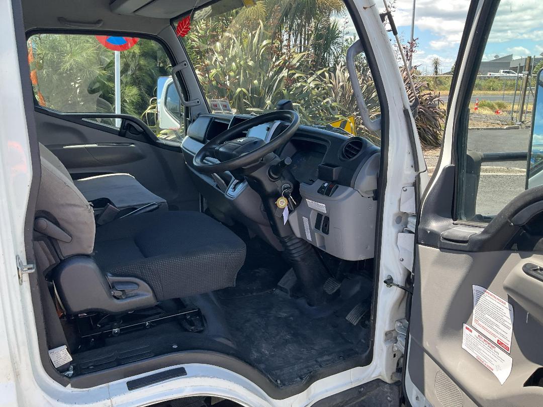 Photo '11' of Fuso Canter 616 FEB51ER3SFBC Cab Chassis