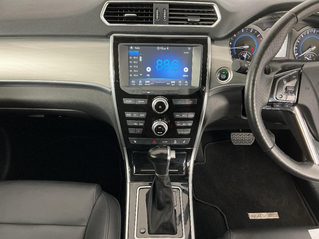 Photo '18' of Haval H2