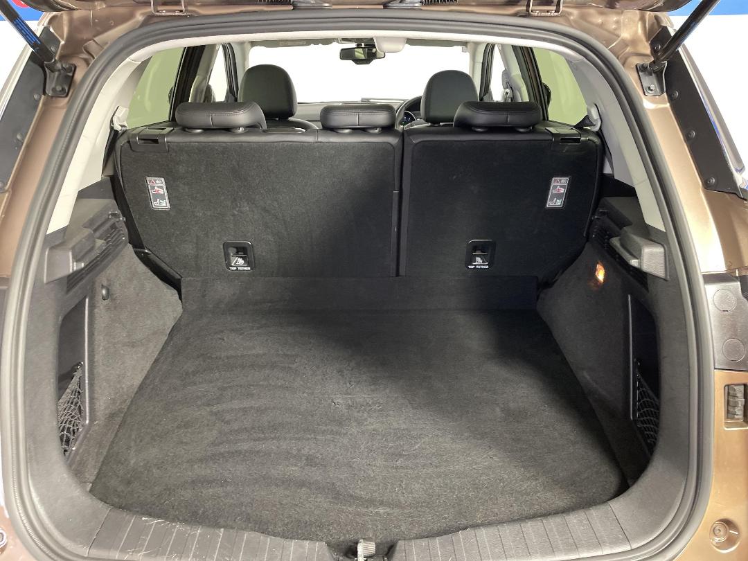 Photo '14' of Haval H6