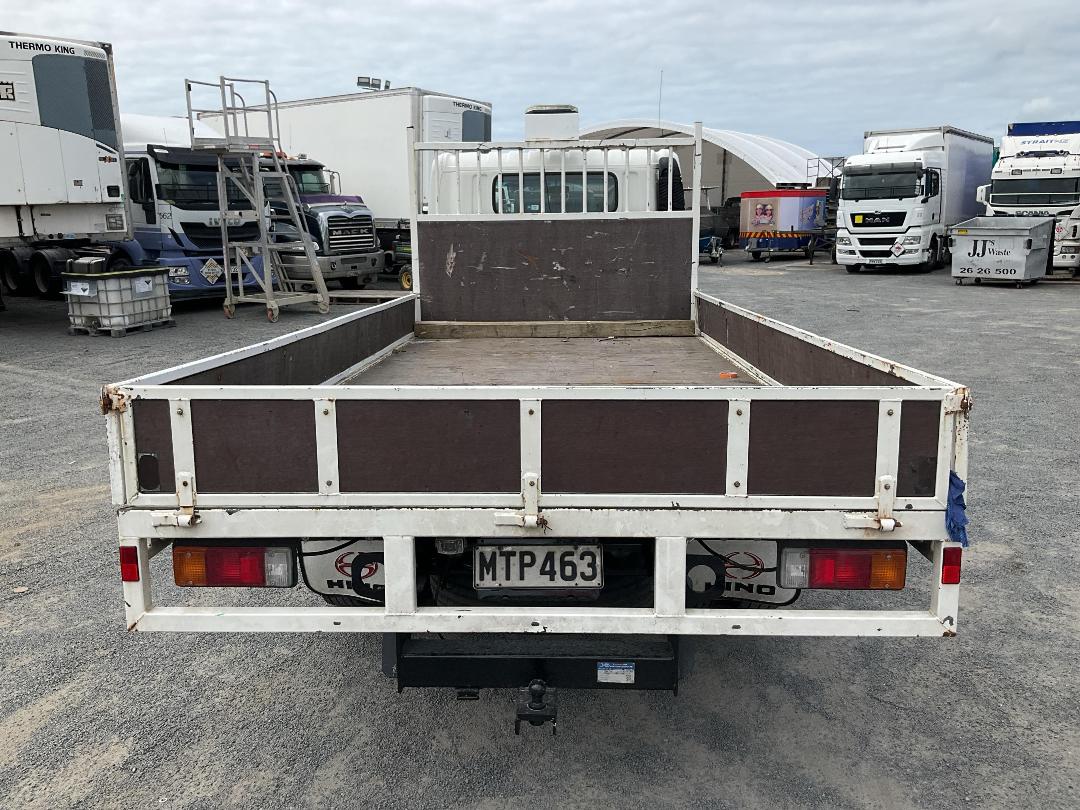 Photo '5' of Hino 300 XZU710R-Hktrsq3 Flat Deck