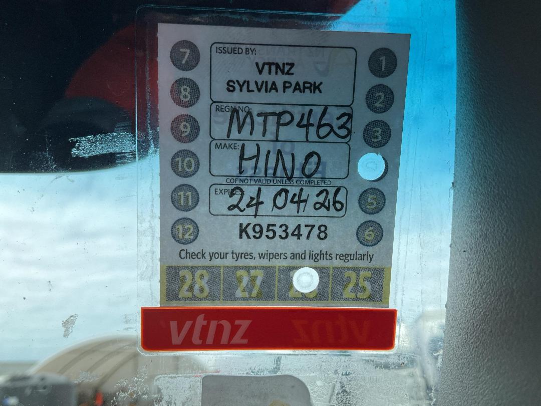 Photo '28' of Hino 300 XZU710R-Hktrsq3 Flat Deck