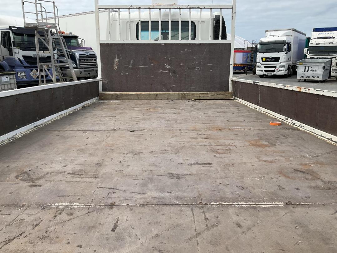 Photo '22' of Hino 300 XZU710R-Hktrsq3 Flat Deck