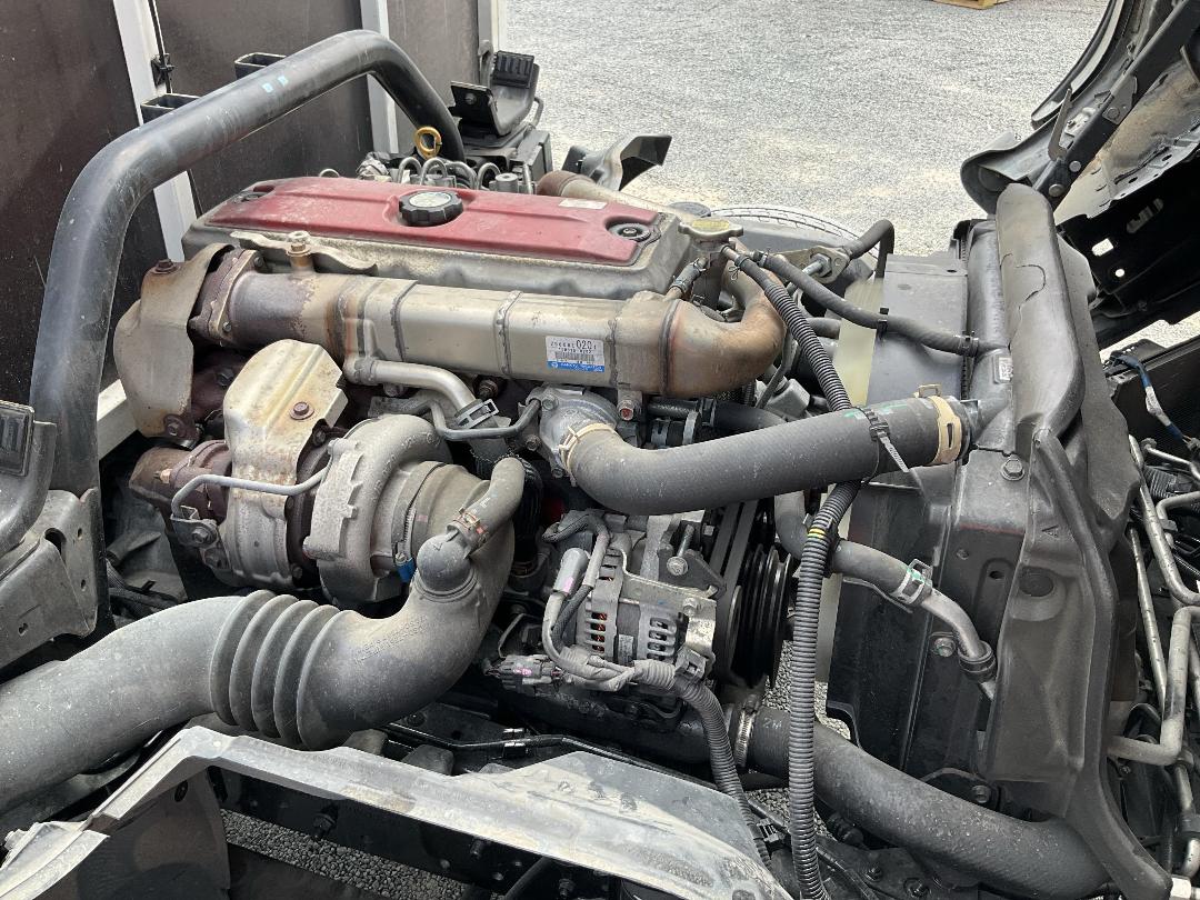 Photo '27' of Hino 300 XZU710R-Hktrsq3 Flat Deck