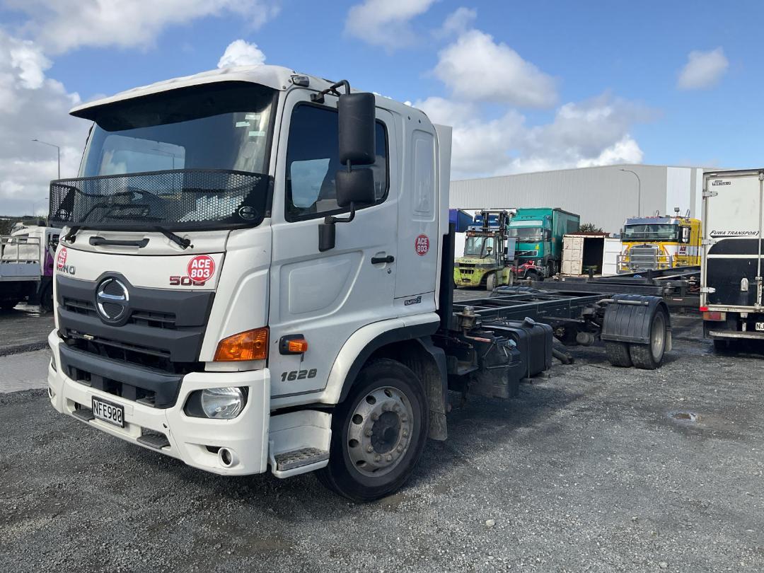 Photo '7' of Hino 500 FG8JP1A Skeletal