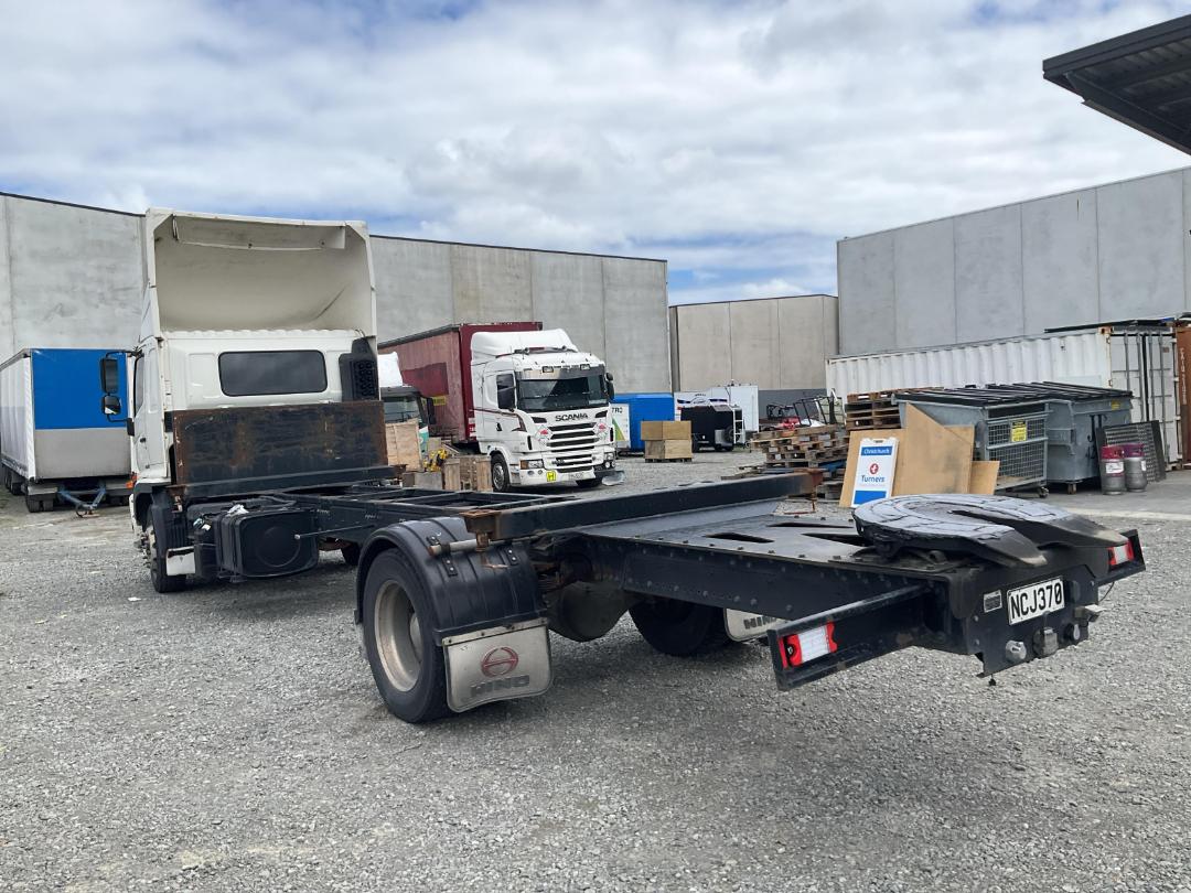 Photo '6' of Hino 500 FG8JP1A Skeletal