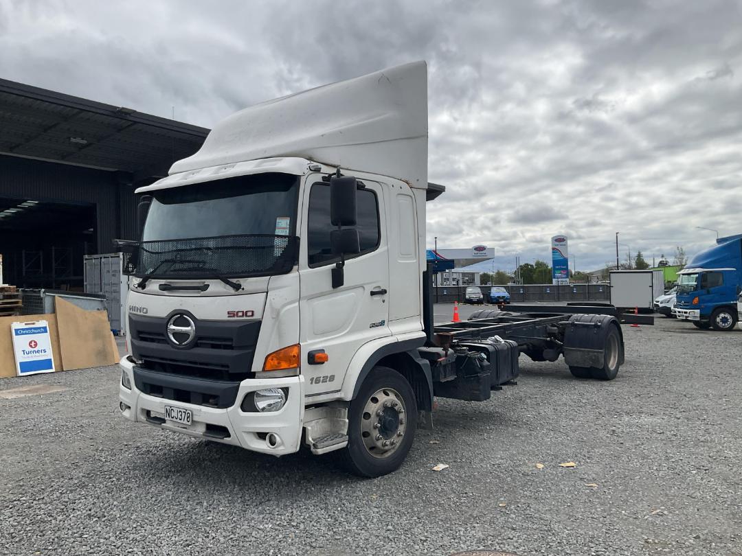 Photo '9' of Hino 500 FG8JP1A Skeletal