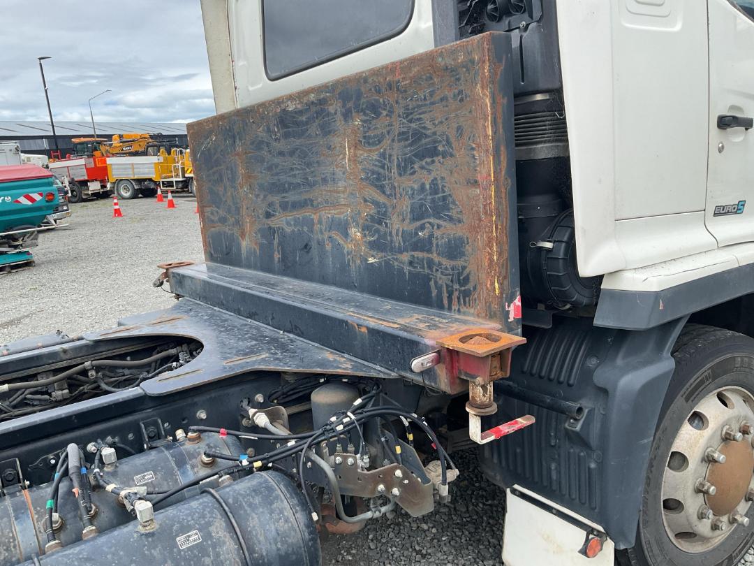 Photo '12' of Hino 500 FG8JP1A Skeletal