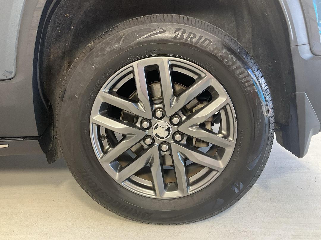 Photo '11' of Holden Acadia Photo '11' of Holden Acadia