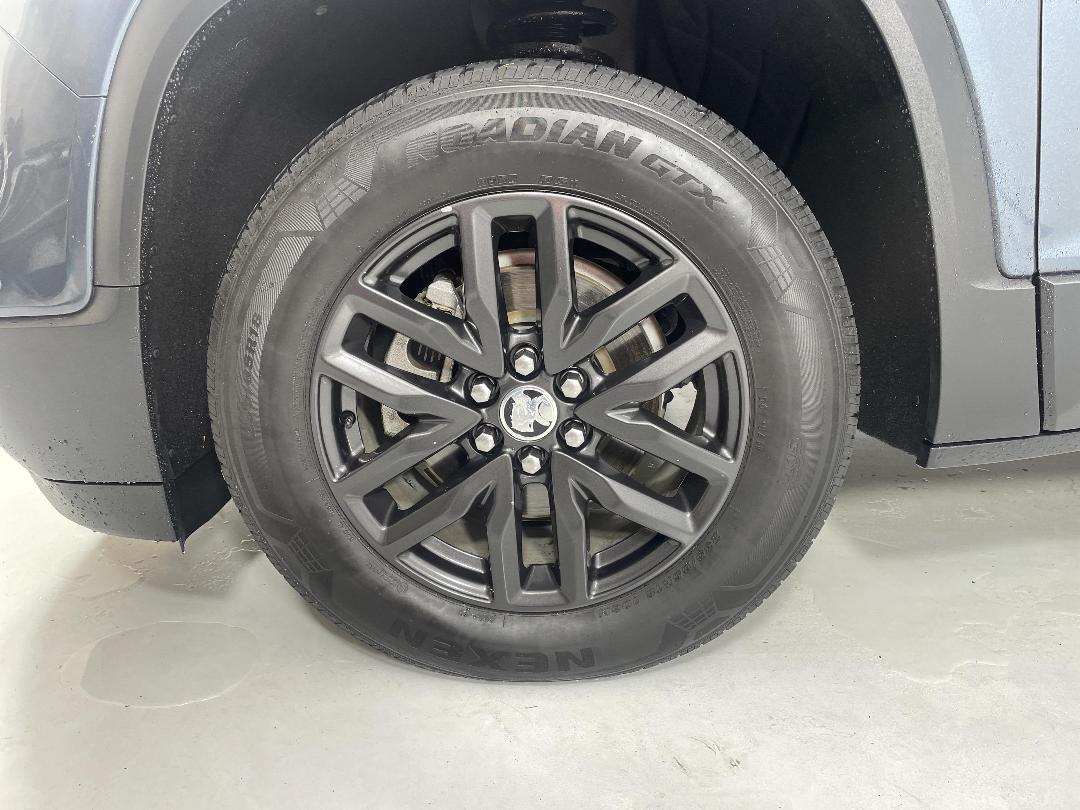 Photo '10' of Holden Acadia