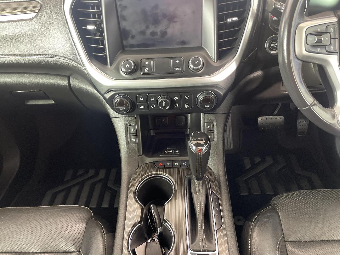 Photo '18' of Holden Acadia