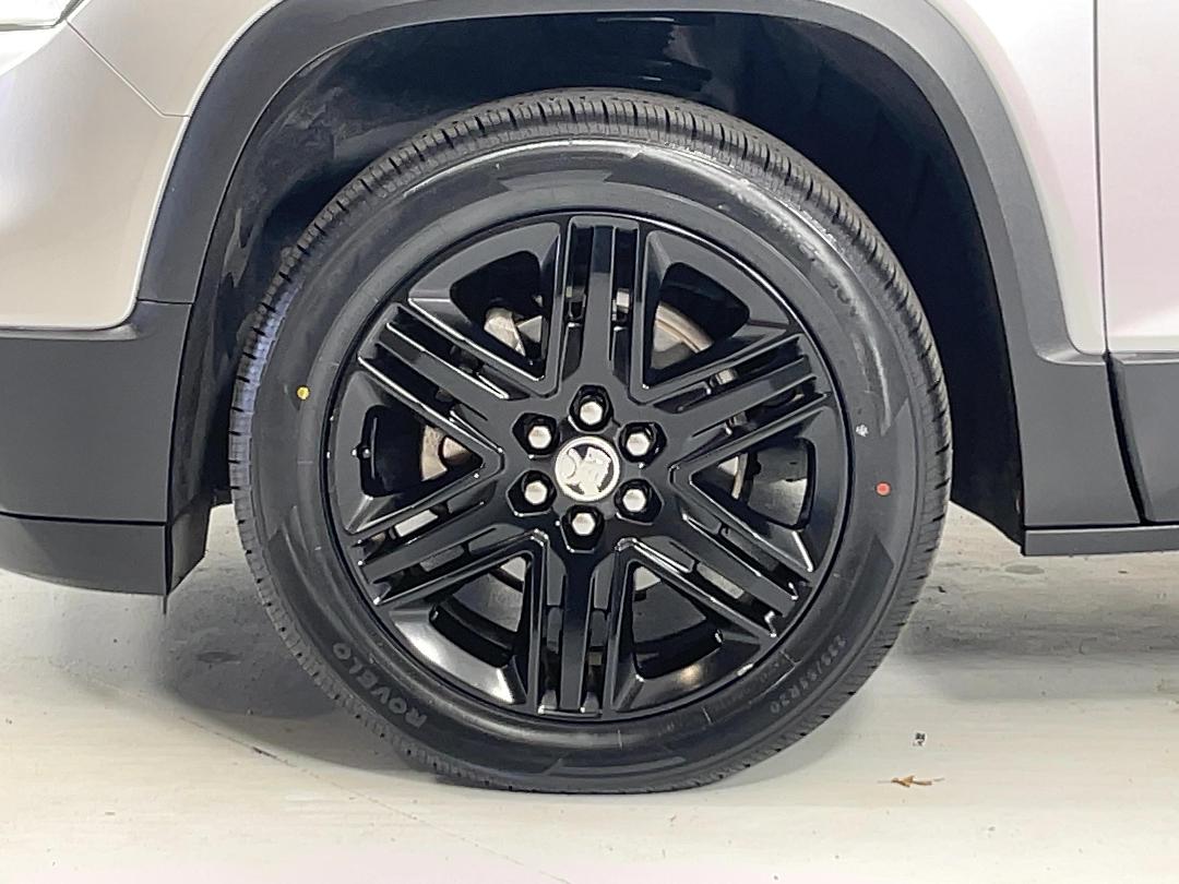 Photo '10' of Holden Acadia