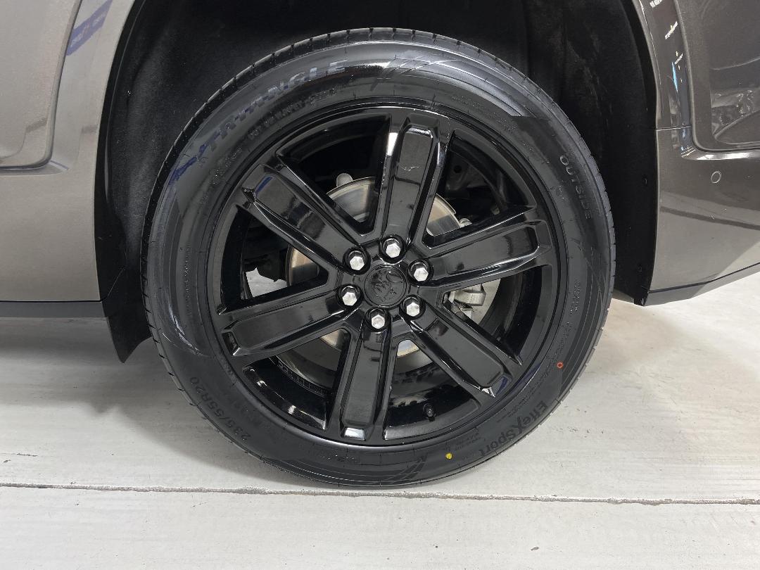 Photo '11' of Holden Acadia