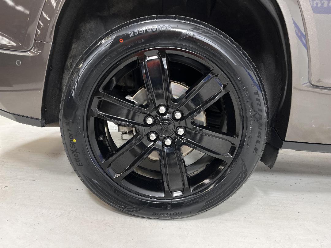 Photo '12' of Holden Acadia