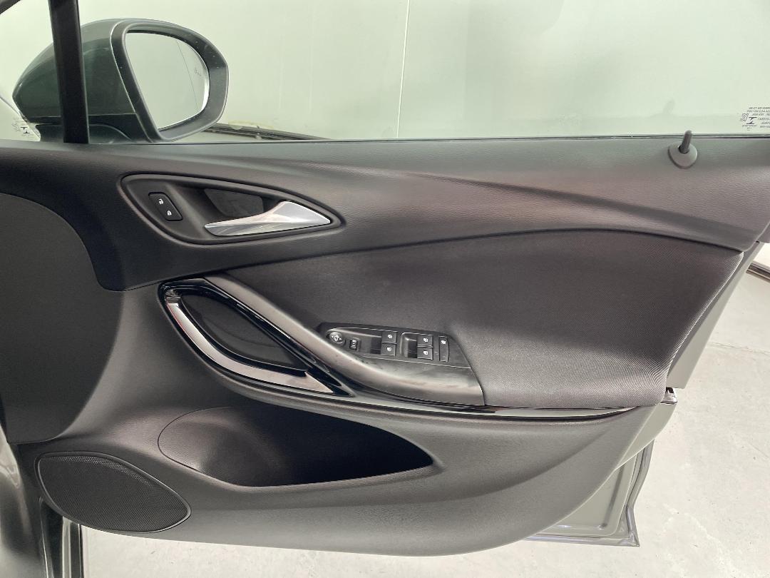 Photo '15' of Holden Astra Photo '15' of Holden Astra