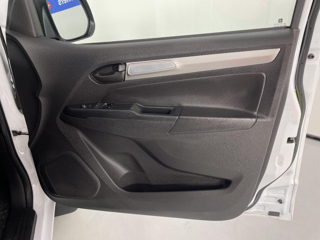 Photo '15' of Holden Colorado