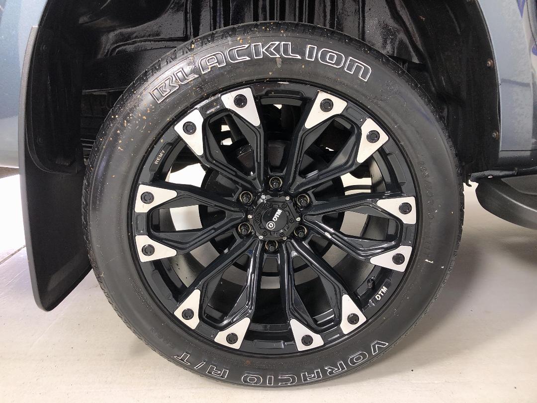 Photo '12' of Holden Colorado