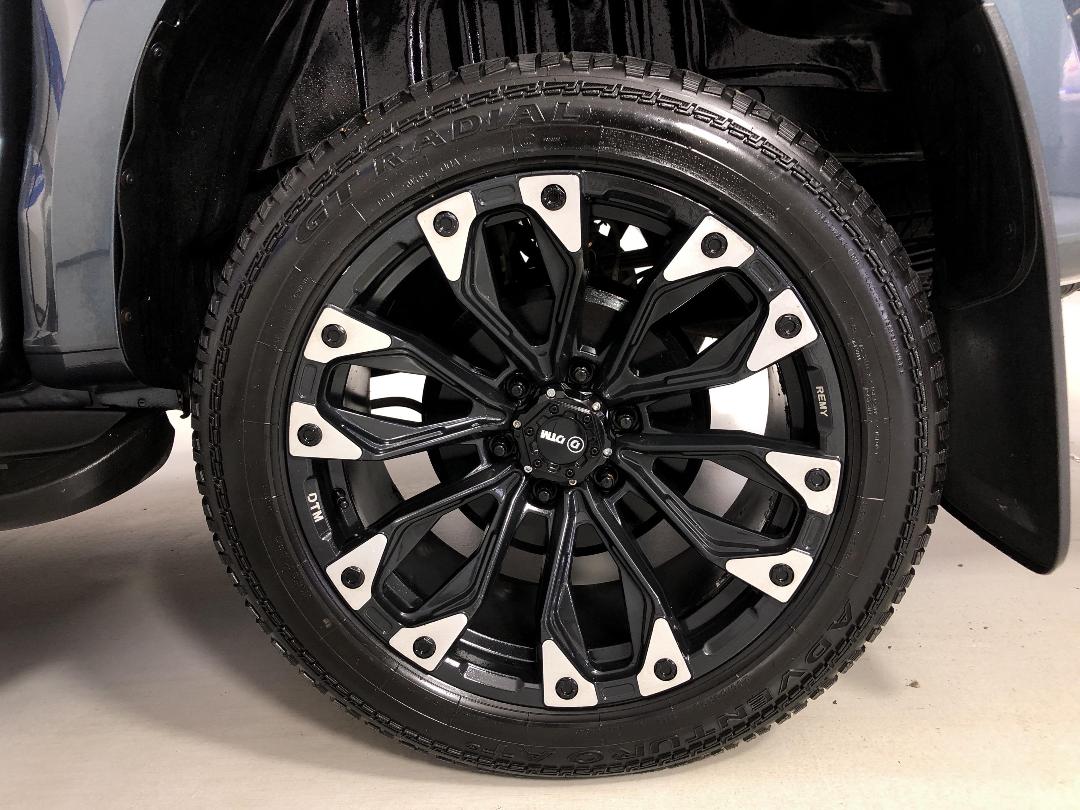 Photo '11' of Holden Colorado