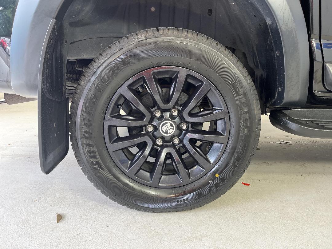 Photo '12' of Holden Colorado