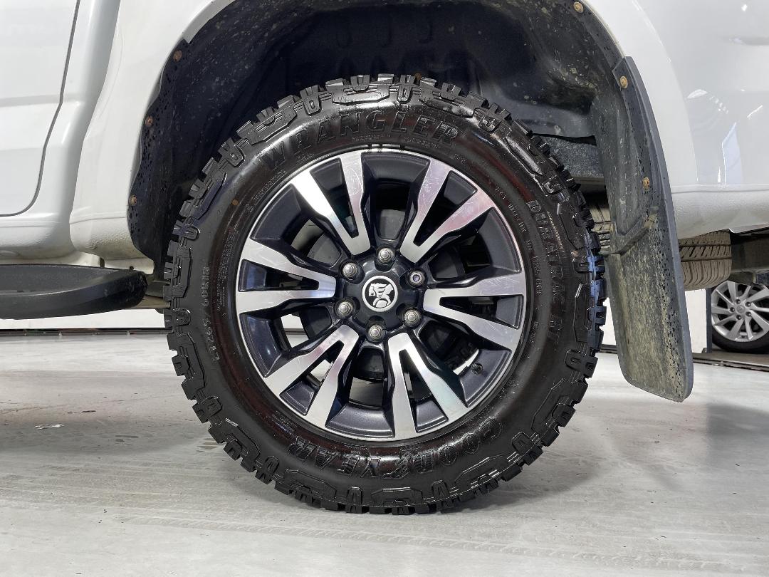 Photo '11' of Holden Colorado