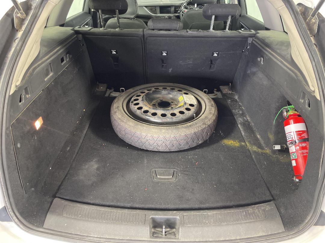 Photo '14' of Holden Commodore