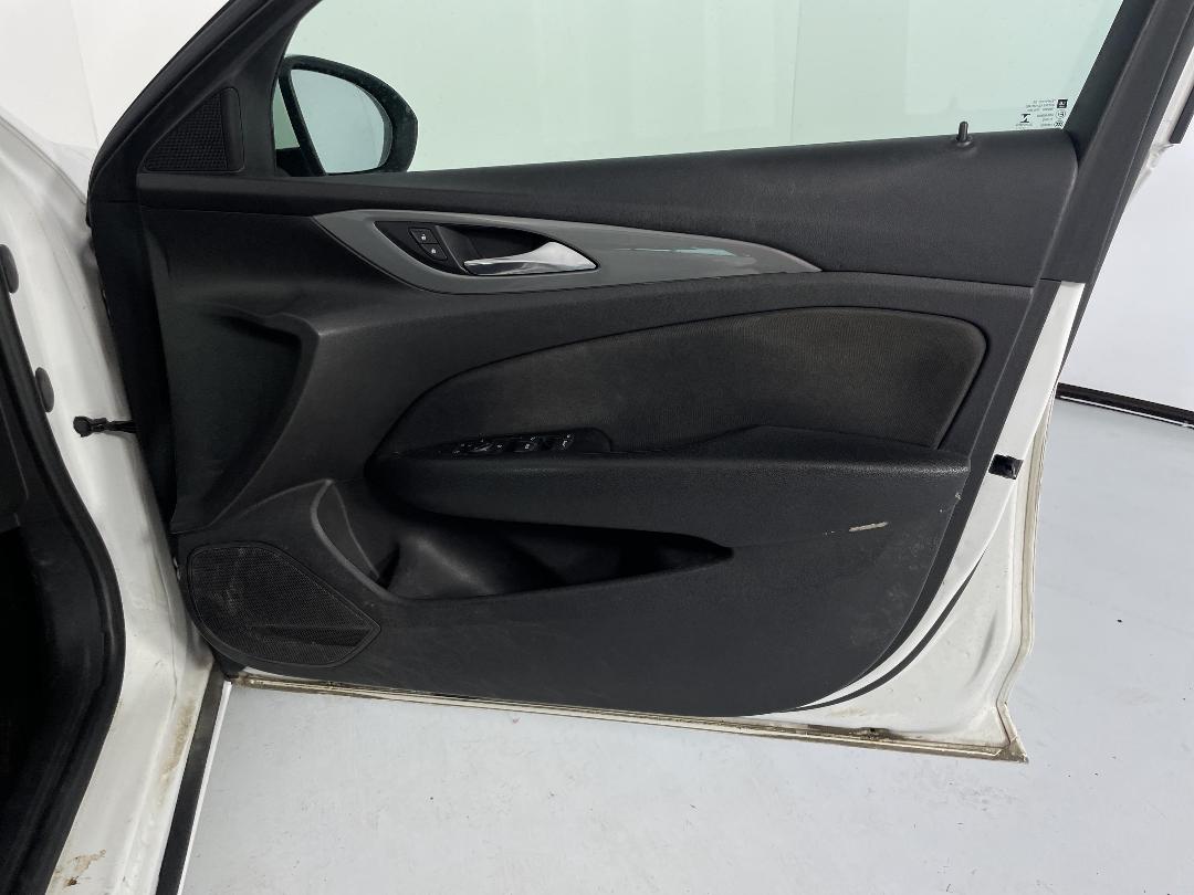 Photo '15' of Holden Commodore