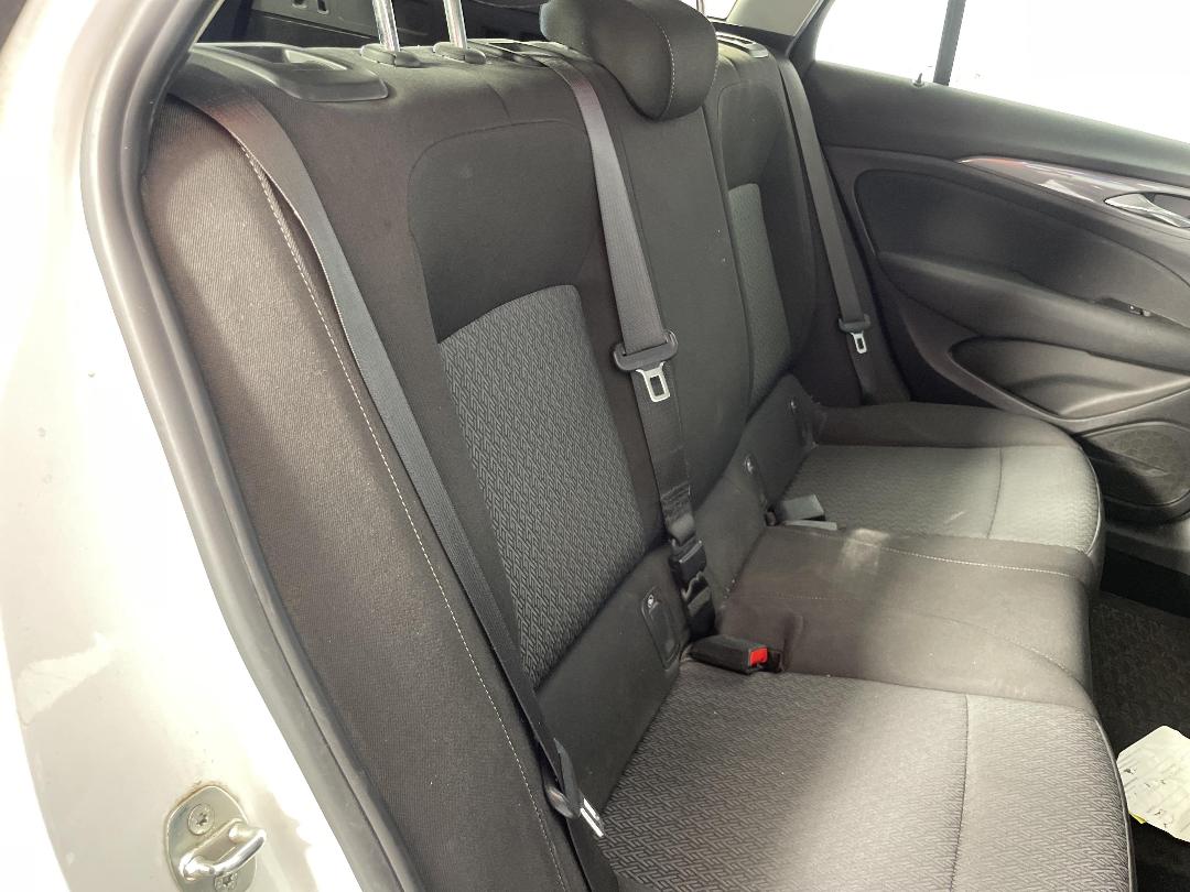 Photo '20' of Holden Commodore