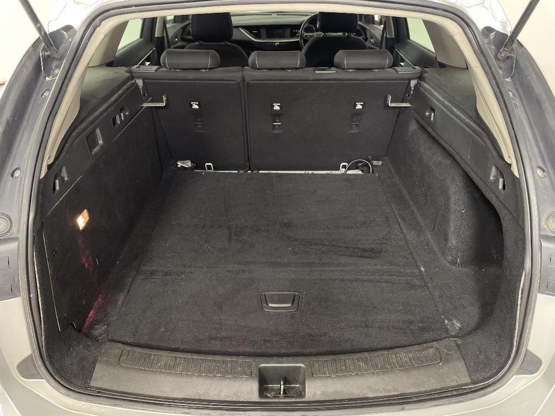 Photo '14' of Holden Commodore