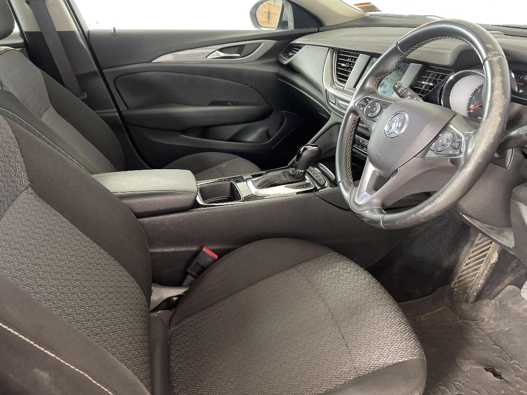 Photo '16' of Holden Commodore