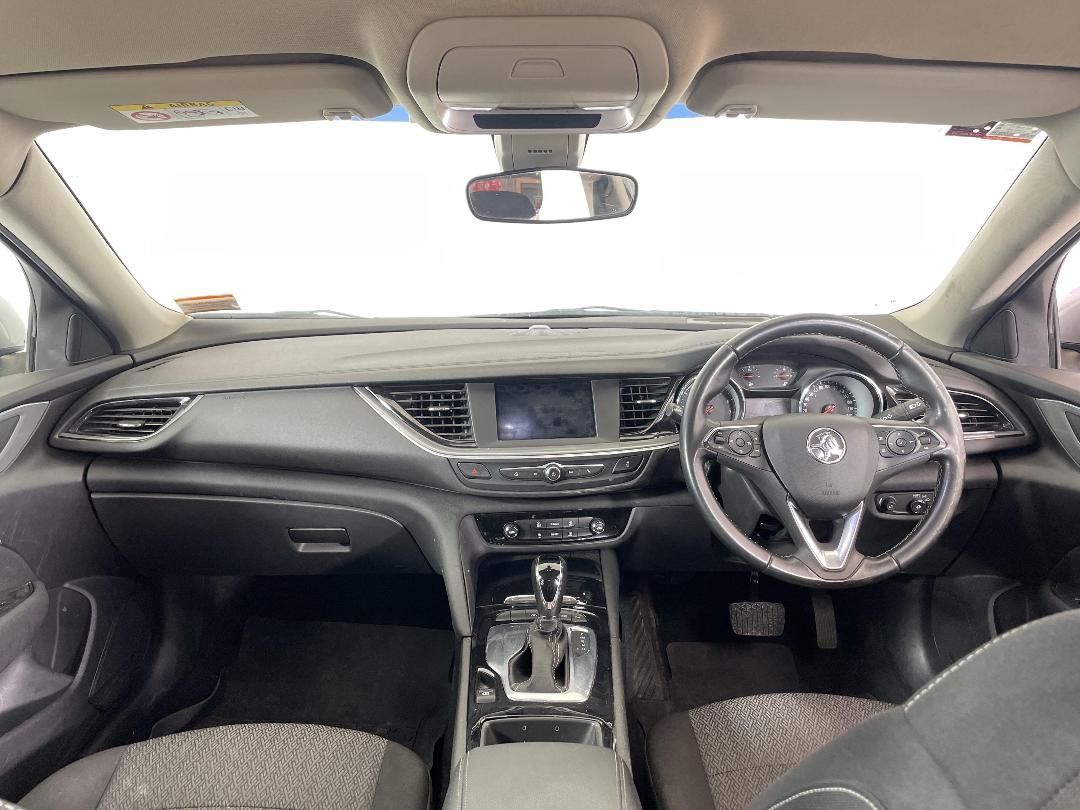 Photo '17' of Holden Commodore