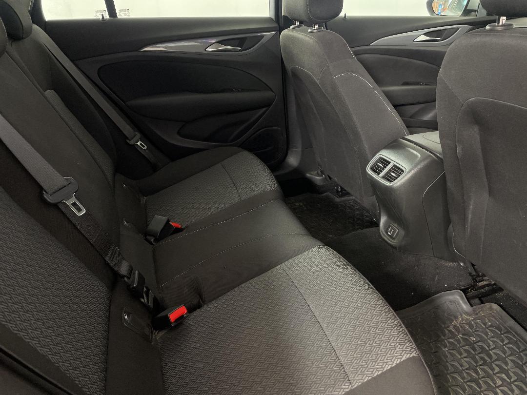 Photo '20' of Holden Commodore