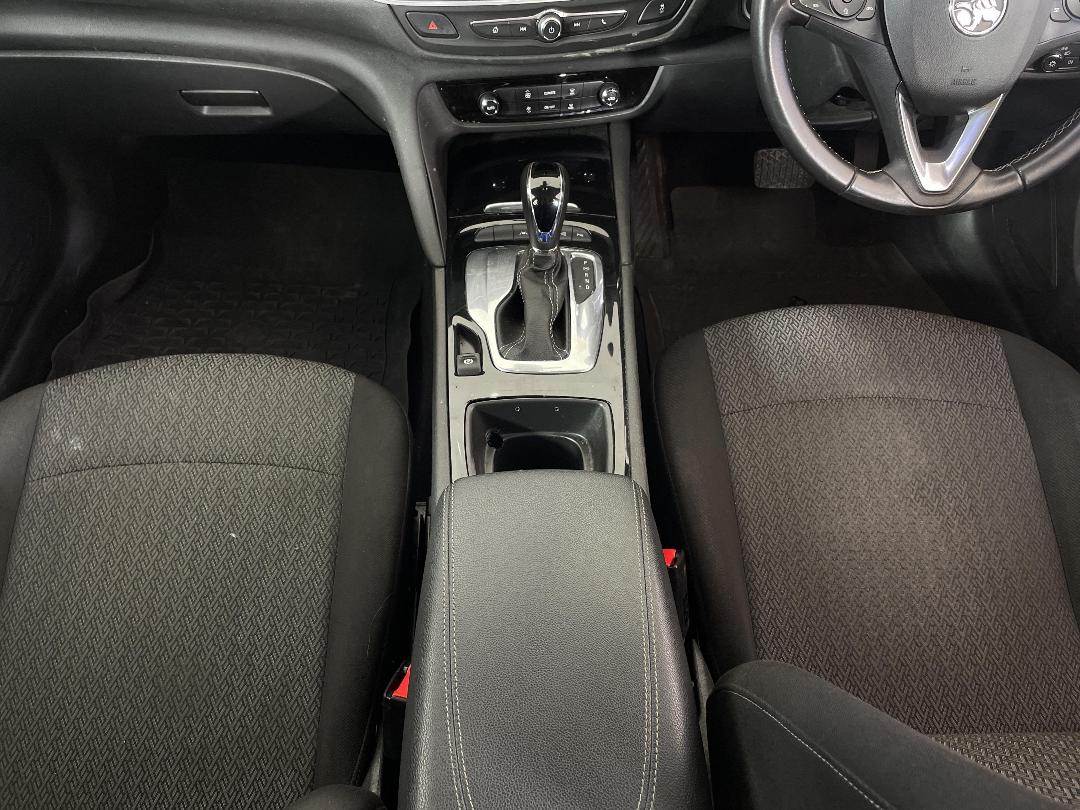 Photo '18' of Holden Commodore