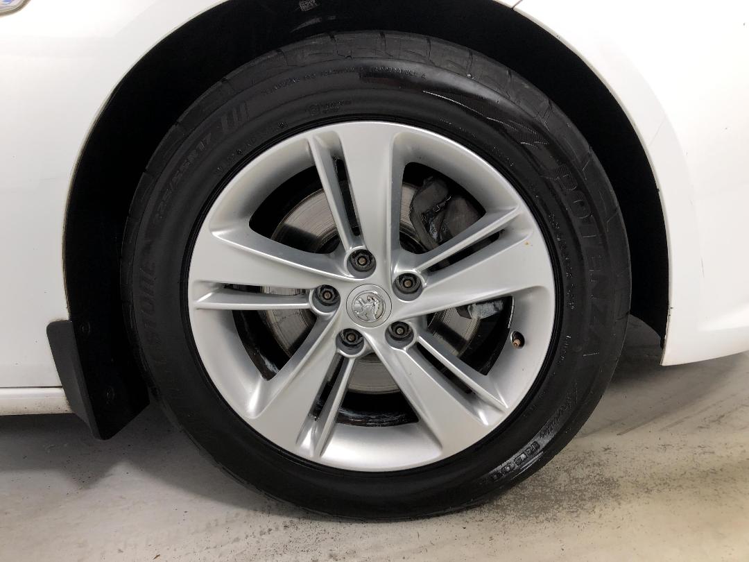 Photo '9' of Holden Commodore