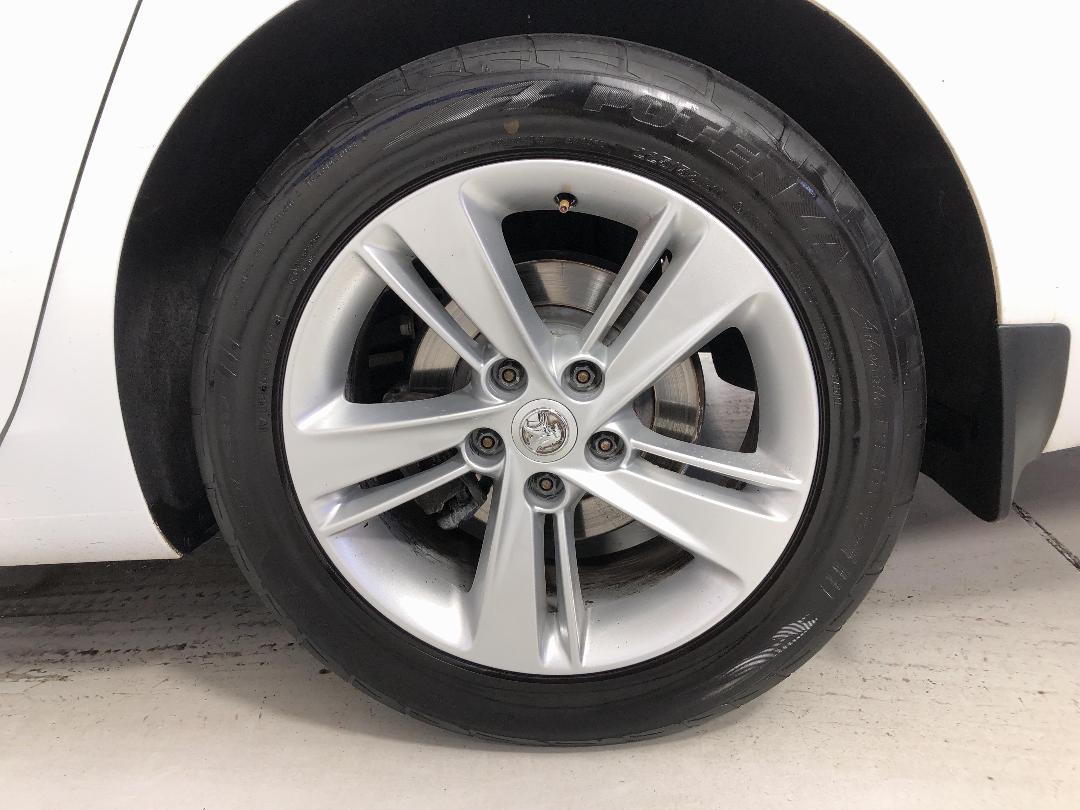 Photo '11' of Holden Commodore