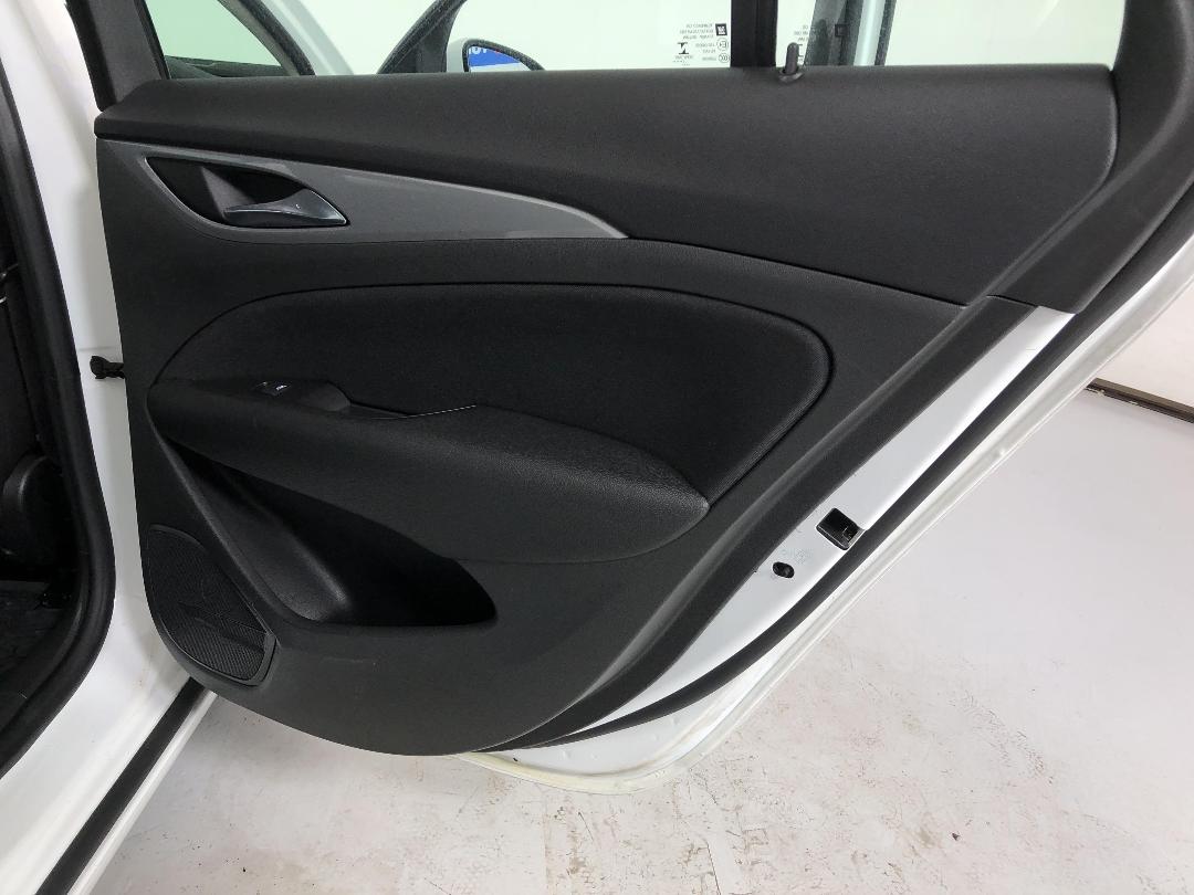 Photo '19' of Holden Commodore