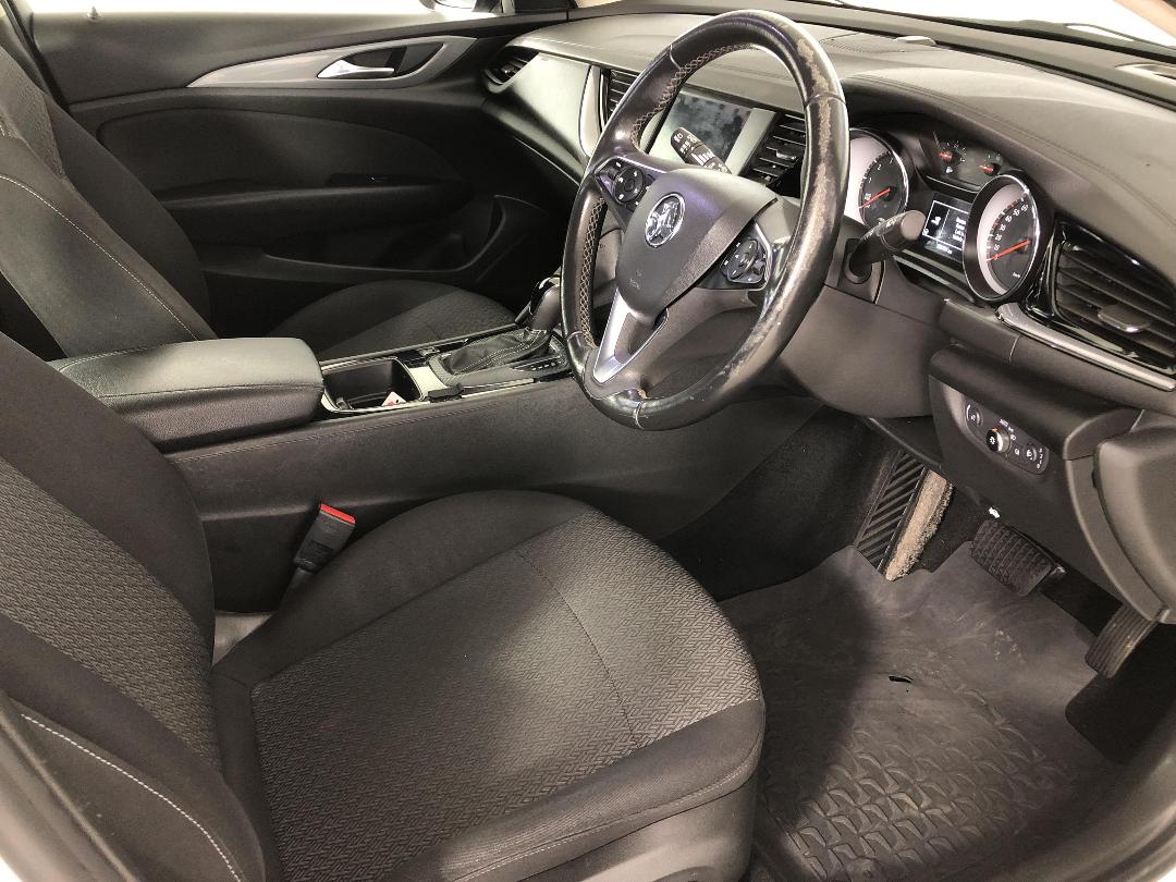 Photo '16' of Holden Commodore